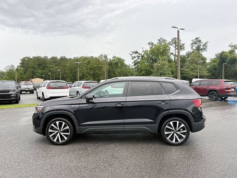 Used 2024 Volkswagen Taos SE FWD image 8