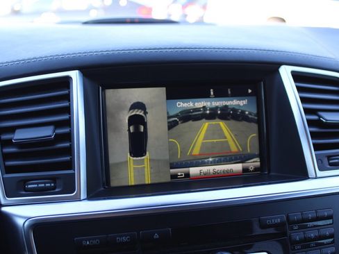 Used 2015 Mercedes-Benz GL 63 AMG 4MATIC image 31