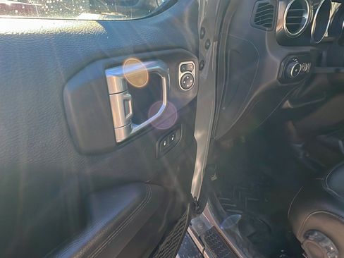 Used 2021 Jeep Wrangler Unlimited Sahara image 15