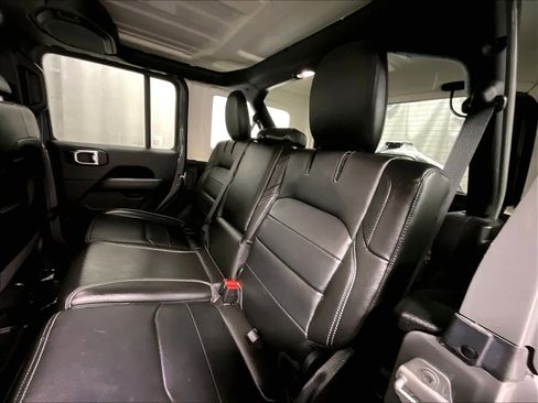 Used 2022 Jeep Wrangler Unlimited Sahara w/ Cold Weather Group image 15