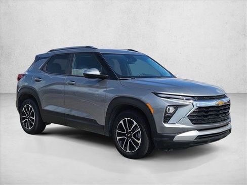 Certified 2025 Chevrolet TrailBlazer LT FWD image 3
