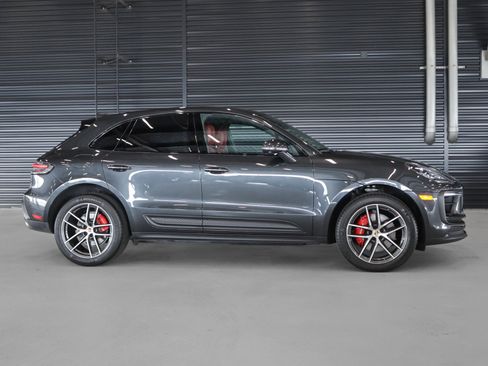 Certified 2024 Porsche Macan S AWD/4WD image 11