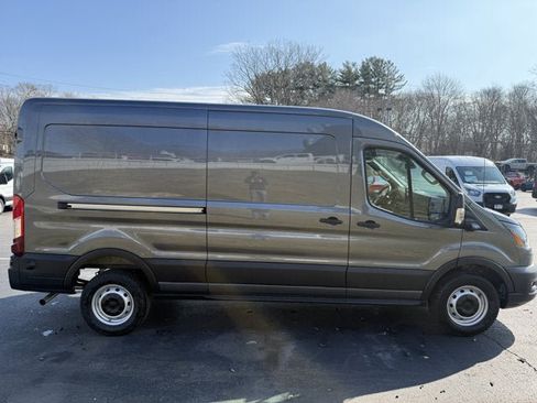 New 2026 Ford Transit 250 148 Medium Roof RWD image 4