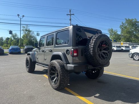 Used 2021 Jeep Wrangler Unlimited Sport AWD/4WD image 5