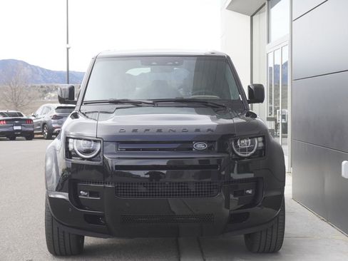 New 2026 Land Rover Defender 110 V8 image 5