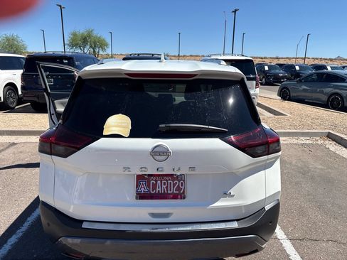 Used 2023 Nissan Rogue SL FWD image 5