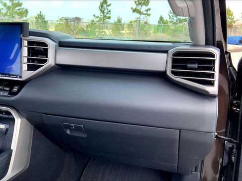 Used 2023 Toyota Sequoia Limited image 18