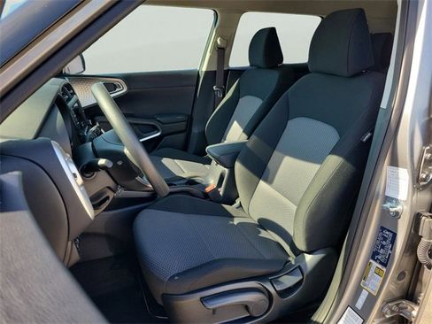 Used 2025 Kia Soul LX image 15