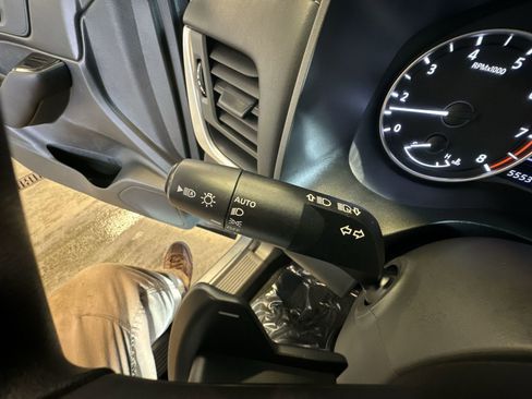 Used 2025 Nissan Rogue S image 15