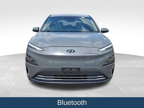 Used 2023 Hyundai Kona SE FWD image 2