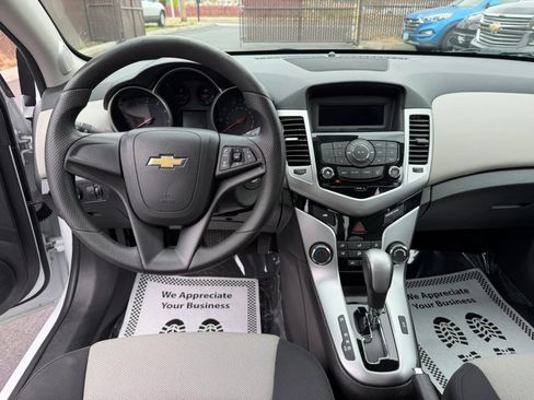 Used 2016 Chevrolet Cruze LS FWD image 15