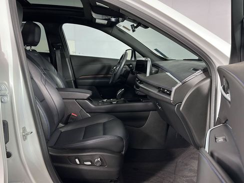 Used 2024 Cadillac XT4 Sport w/ Cold Weather Package AWD/4WD image 32