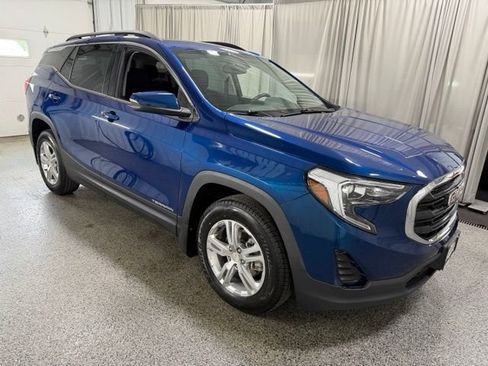 Used 2019 GMC Terrain SLE w/ Driver Convenience Package AWD/4WD image 3