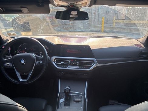Used 2019 BMW 330i xDrive Sedan w/ Convenience Package image 9