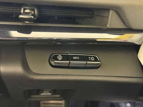 Used 2024 Chevrolet Corvette Stingray Preferred Conv w/ Stealth Interior Trim Package image 27