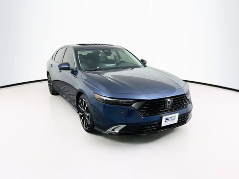 Used 2025 Honda Accord Touring image 1
