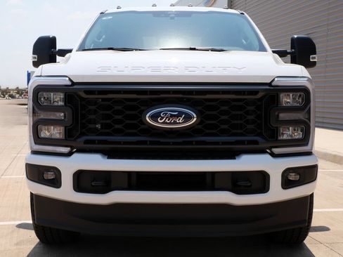 New 2026 Ford F250 XL w/ STX Appearance Package AWD/4WD image 4