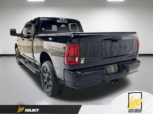 Used 2025 RAM 3500 Laramie AWD/4WD image 11