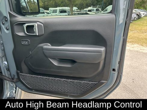 Used 2025 Jeep Wrangler Willys image 41