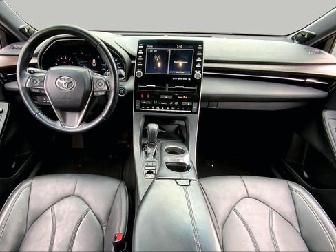 Used 2019 Toyota Avalon XLE w/ Moonroof Package FWD image 16