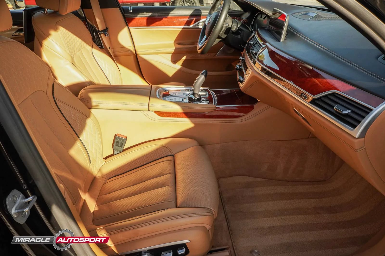 Used 2019 BMW ALPINA B7 xDrive w/ Luxury Rear Seating Package AWD/4WD image 31