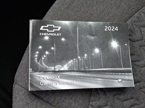 Used 2024 Chevrolet Equinox LT image 26