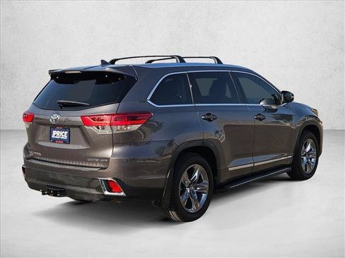 Used 2017 Toyota Highlander Limited Platinum AWD/4WD image 5
