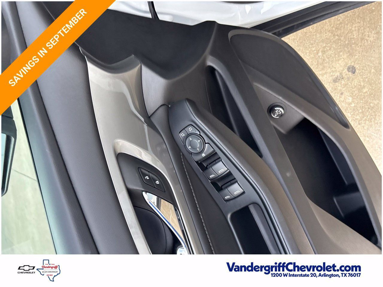 Used 2023 Chevrolet Traverse LT FWD image 14