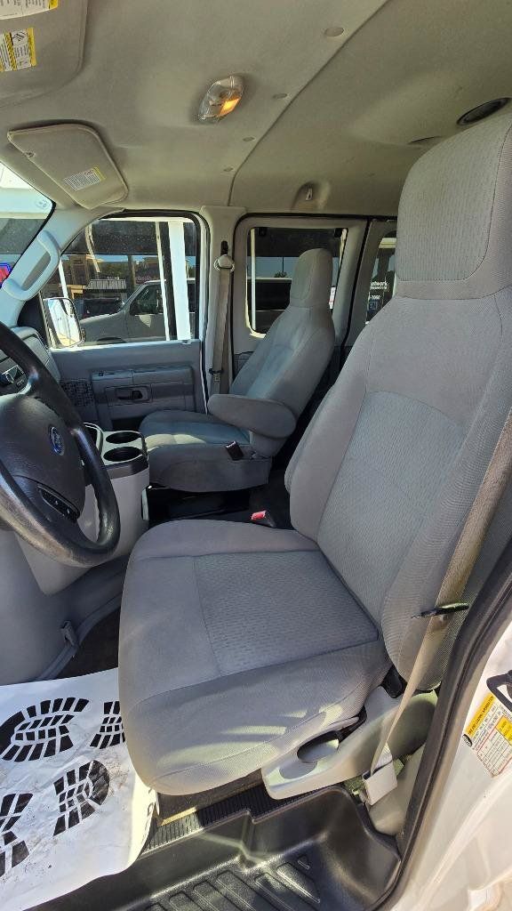 Used 2014 Ford E-150 and Econoline 150 Wagon RWD image 10