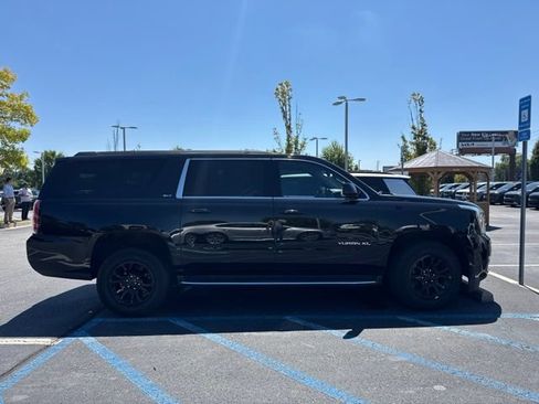 Used 2018 GMC Yukon XL SLT w/ Open Road Package AWD/4WD image 5
