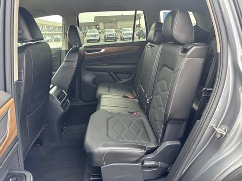 Used 2025 Volkswagen Atlas SE FWD image 22