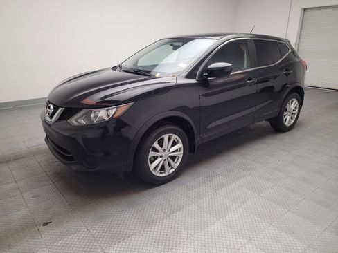 Used 2017 Nissan Rogue Sport S w/ S Appearance Package FWD image 2