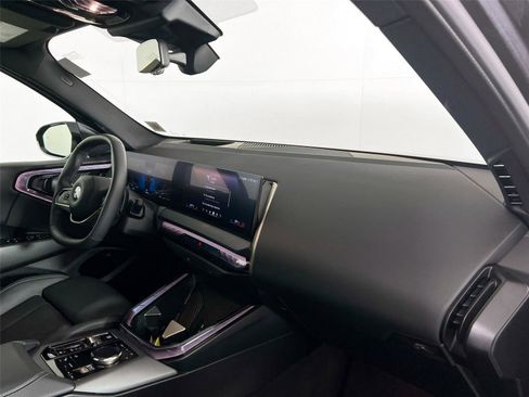 Certified 2025 BMW X3 xDrive30i w/ Premium Package image 26