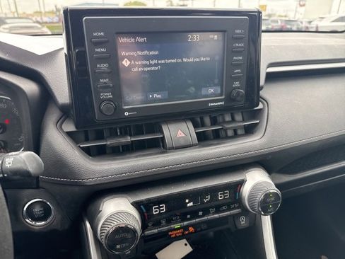 Used 2020 Toyota RAV4 XLE image 16