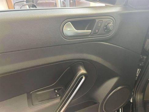 Used 2018 Volkswagen Beetle 2.0T S image 14