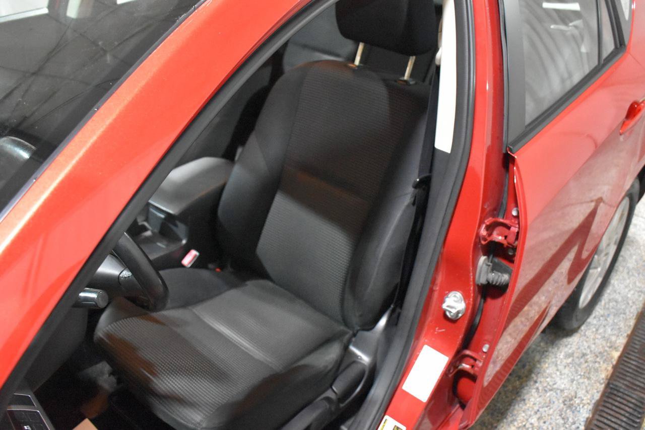 Used 2013 MAZDA MAZDA3 i Touring FWD image 11