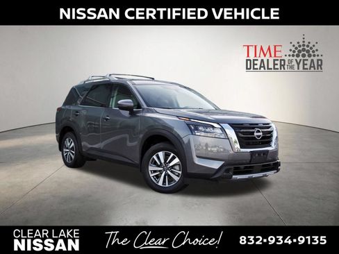 Certified 2025 Nissan Pathfinder SL FWD image 1
