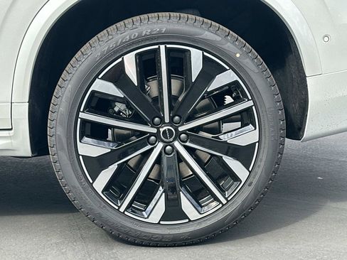 New 2026 Volvo XC90 B6 Plus image 24