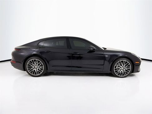 Used 2024 Porsche Panamera 4 image 8