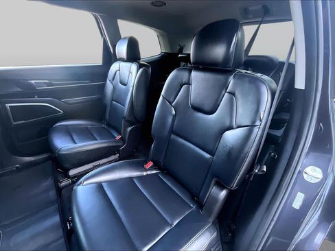 Certified 2025 Kia Telluride S FWD image 21