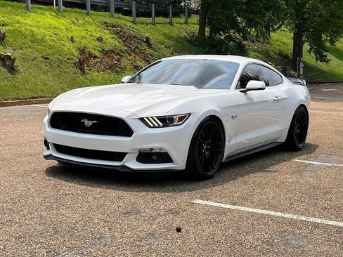 Used 2017 Ford Mustang GT Premium RWD image 23
