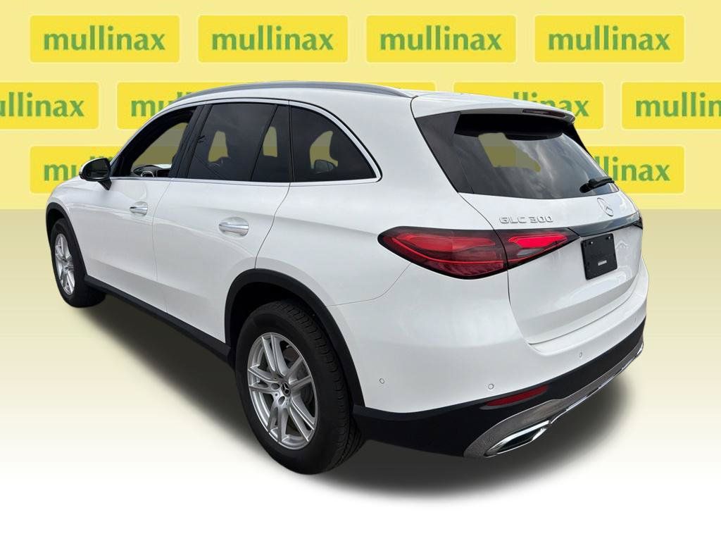 Used 2025 Mercedes-Benz GLC 300 image 7