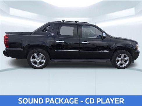 Used 2013 Chevrolet Avalanche LTZ RWD image 6