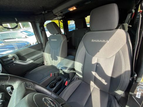 Used 2017 Jeep Wrangler Unlimited Sahara w/ Max Tow Package image 31