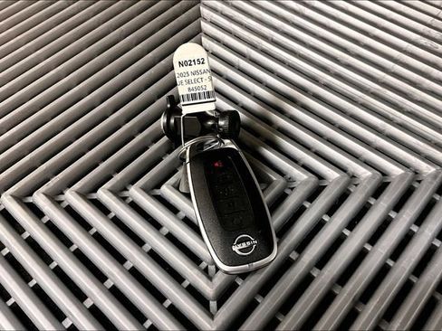 New 2025 Nissan Rogue SV FWD image 14