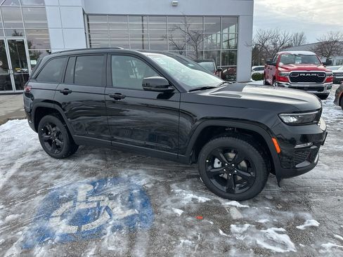 New 2025 Jeep Grand Cherokee Limited w/ Black Appearance Package AWD/4WD image 42