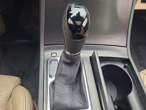 Used 2016 Hyundai Azera Limited image 22