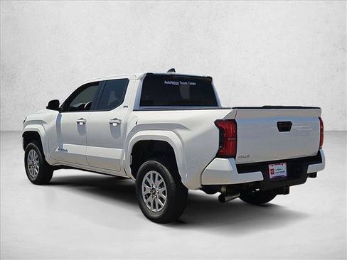 Certified 2025 Toyota Tacoma SR5 AWD/4WD image 8