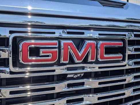Used 2023 GMC Sierra 1500 Denali w/ Denali Reserve Package AWD/4WD image 9
