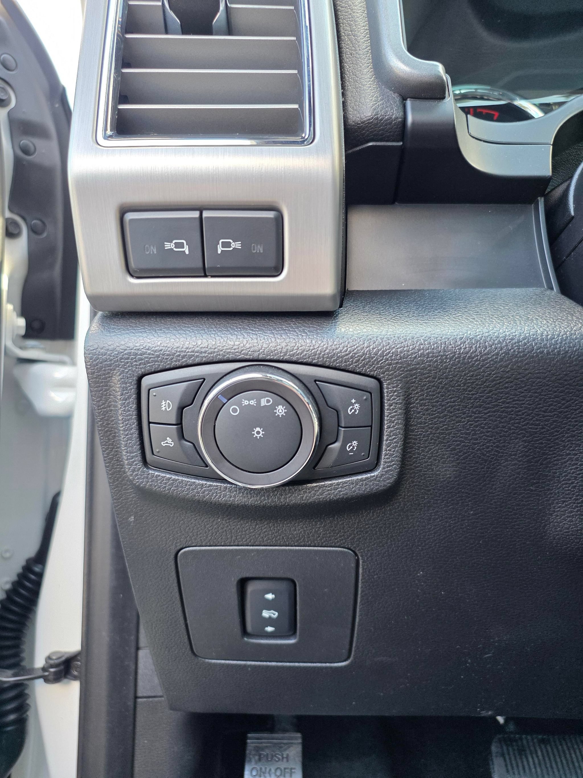 Used 2017 Ford F150 Platinum w/ Technology Package AWD/4WD image 23